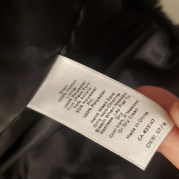 Talbots Nordic outerwear vest faux fur trim black and white small - Picture 6 of 6